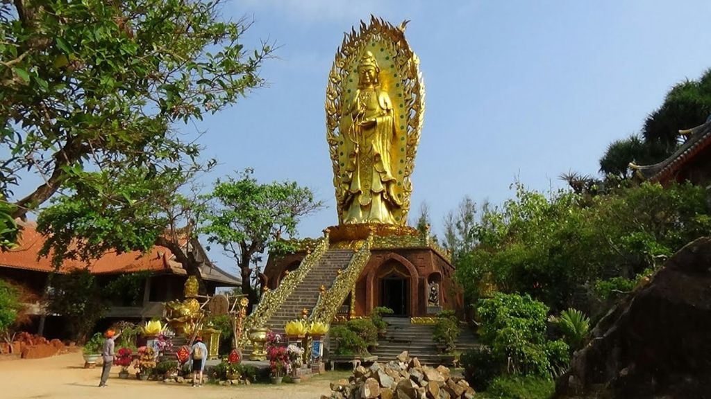 Tượng Phật đôi cao nhất Việt Nam