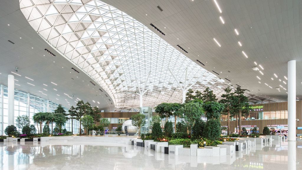 Đoàn đáp xuống sân bay Incheon làm thủ tục nhập cảnh