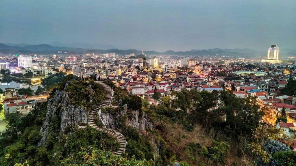 Tham quan Khu di tích Thành Nhà Mạc