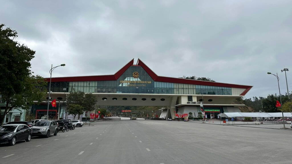 Check in tại Cửa khẩu Hữu Nghị