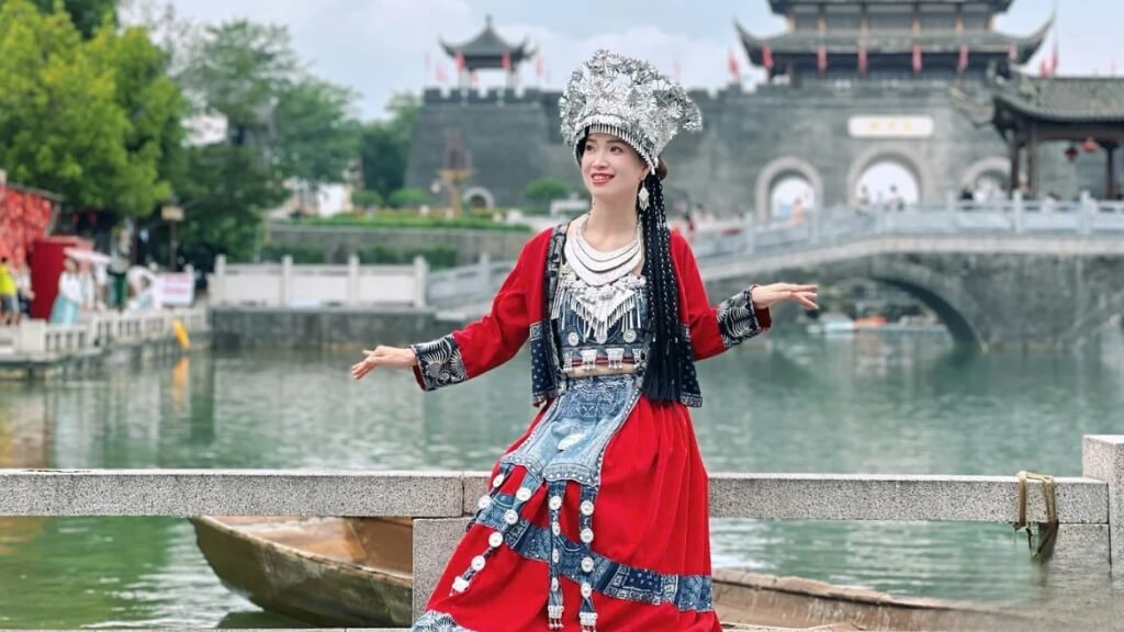 Du khách xinh đẹp check in tại Nam Ninh