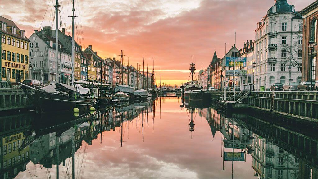 Nyhavn – bến cảng rực rỡ sắc màu, biểu tượng nổi tiếng của Copenhagen