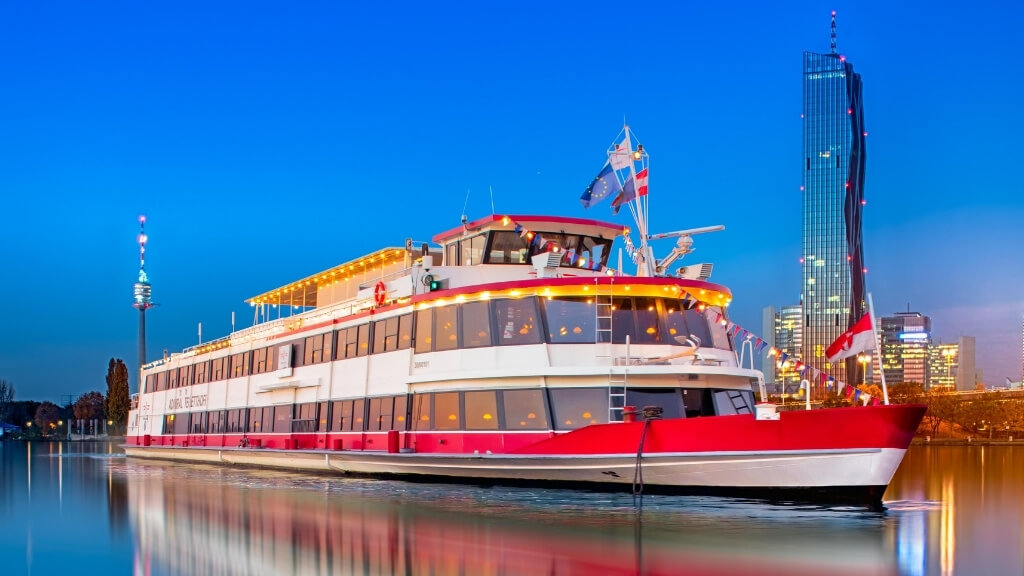 Du thuyền trên dòng Danube và cảm nhận vẻ đẹp lãng mạn của Budapest trong tiết trời mùa thu