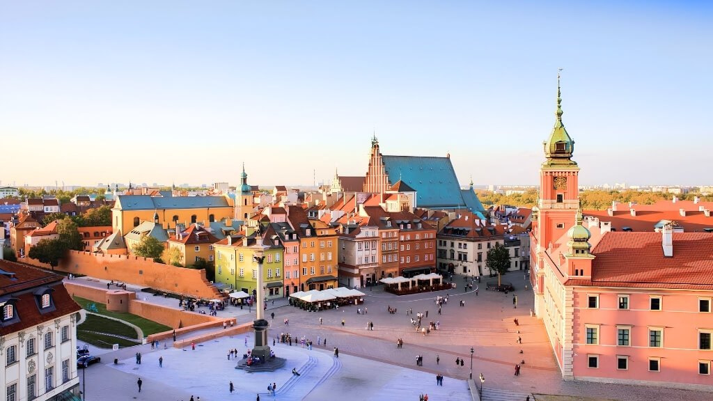 Dạo bước Phố cổ Warsaw với những dãy nhà rực rỡ sắc màu
