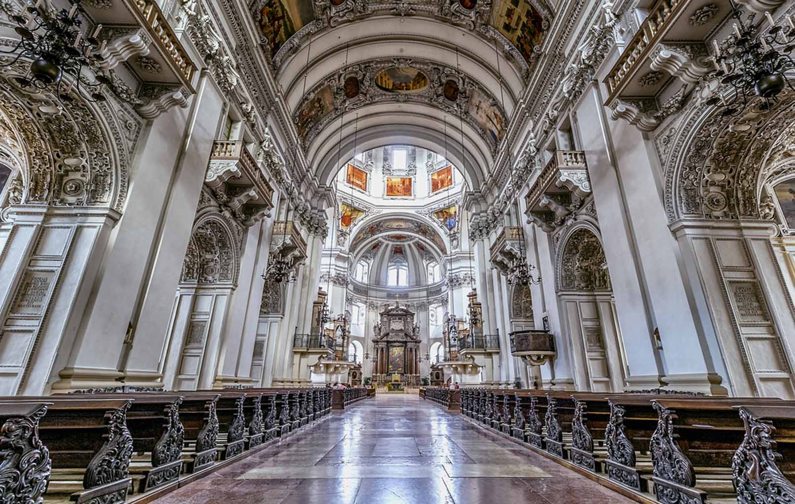 Bên trong Salzburger Dom