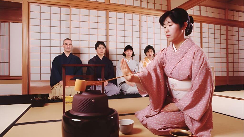 Khoảnh khắc thư giãn và tĩnh lặng trong không gian trà đạo Nhật Bản