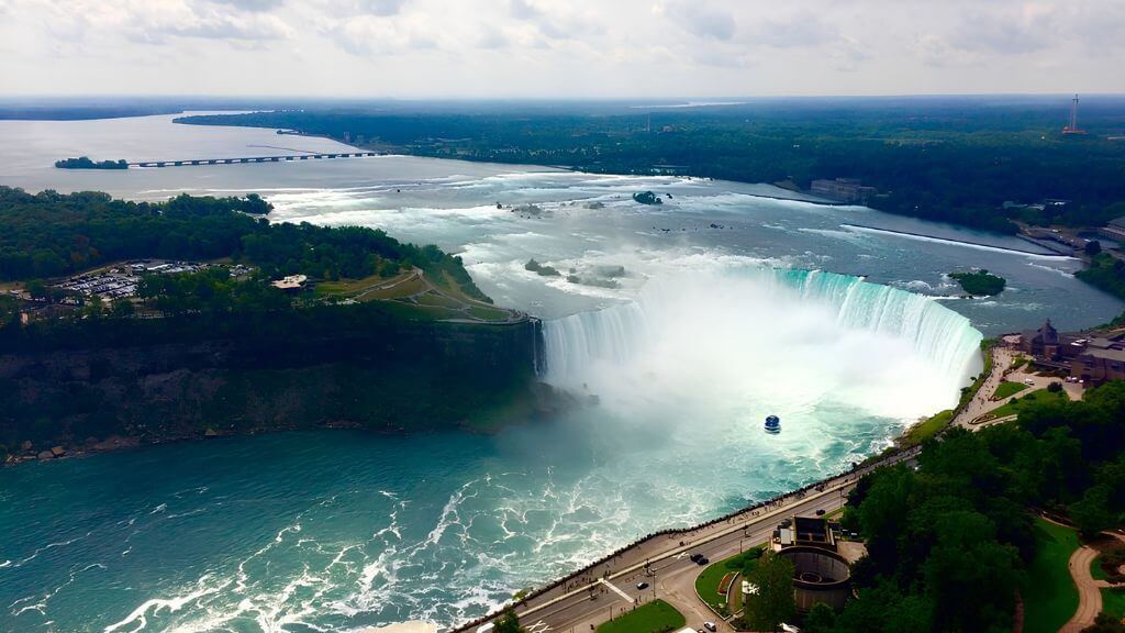 Thác Horseshoe Falls hùng vĩ nhất trong quần thể Niagara Falls