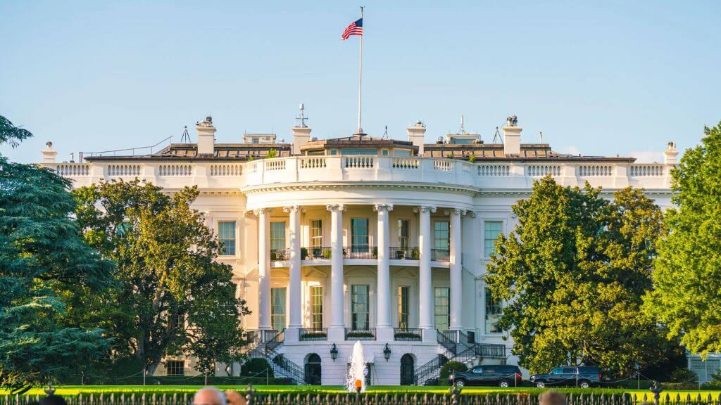 White House - biểu tượng quyền lực và nơi làm việc của tổng thống Hoa Kỳ
