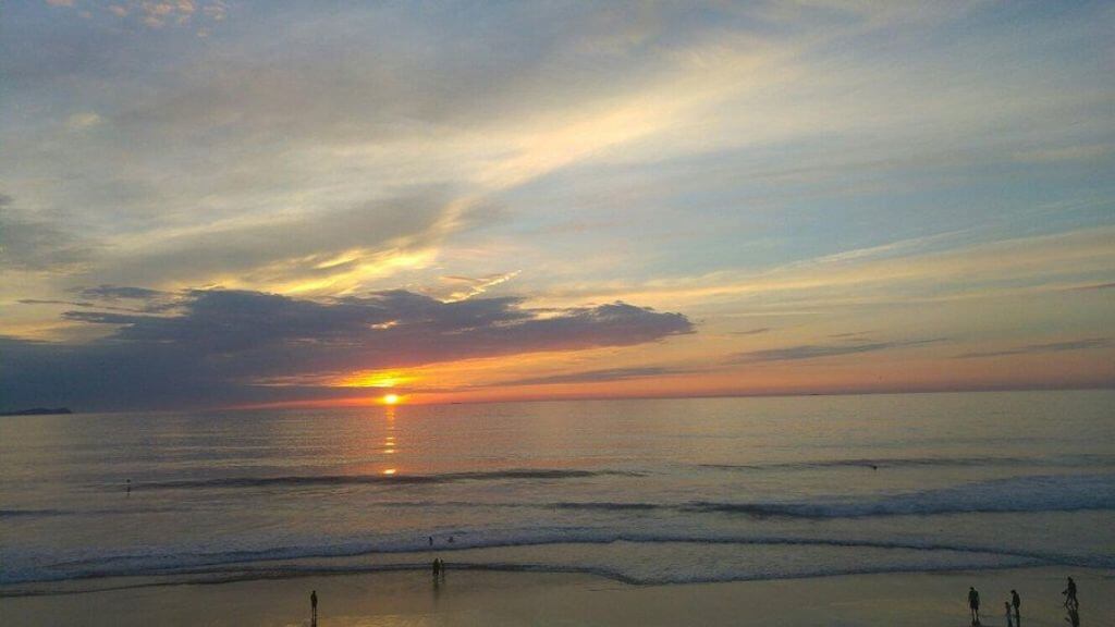 Bãi biển Tijuana – Bãi biển nổi tiếng với khung cảnh giao thoa Mỹ – Mexico