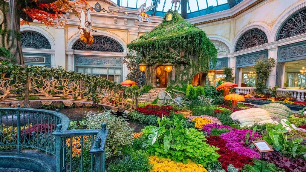 Bellagio Conservatory & Botanical Gardens – khu vườn hoa trong khách sạn Bellagio, Las Vegas