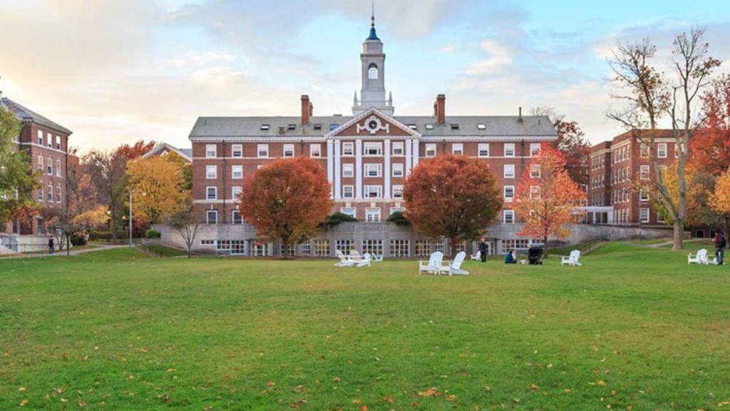 Đại học Harvard – ngôi trường danh giá bậc nhất thế giới về học thuật và nghiên cứu