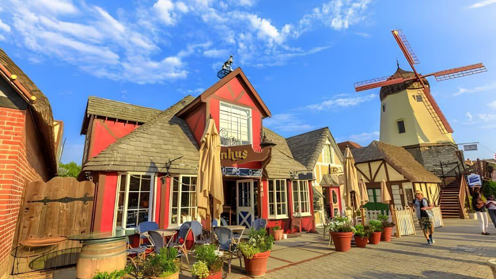 Làng Solvang – Ngôi làng Đan Mạch yên bình giữa lòng California