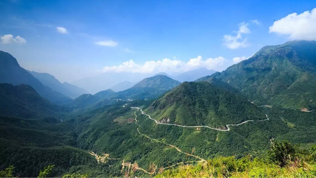 Trầm trồ vẻ đẹp ngoạn mục của đèo Ô Quy Hồ