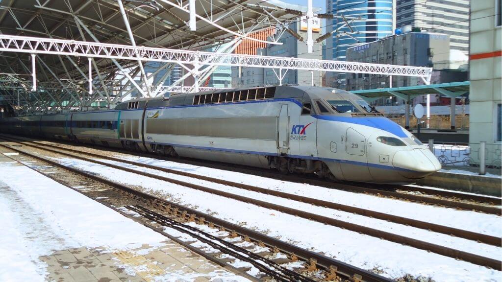 Trải nghiệm tốc độ và tiện nghi trên tàu cao tốc KTX