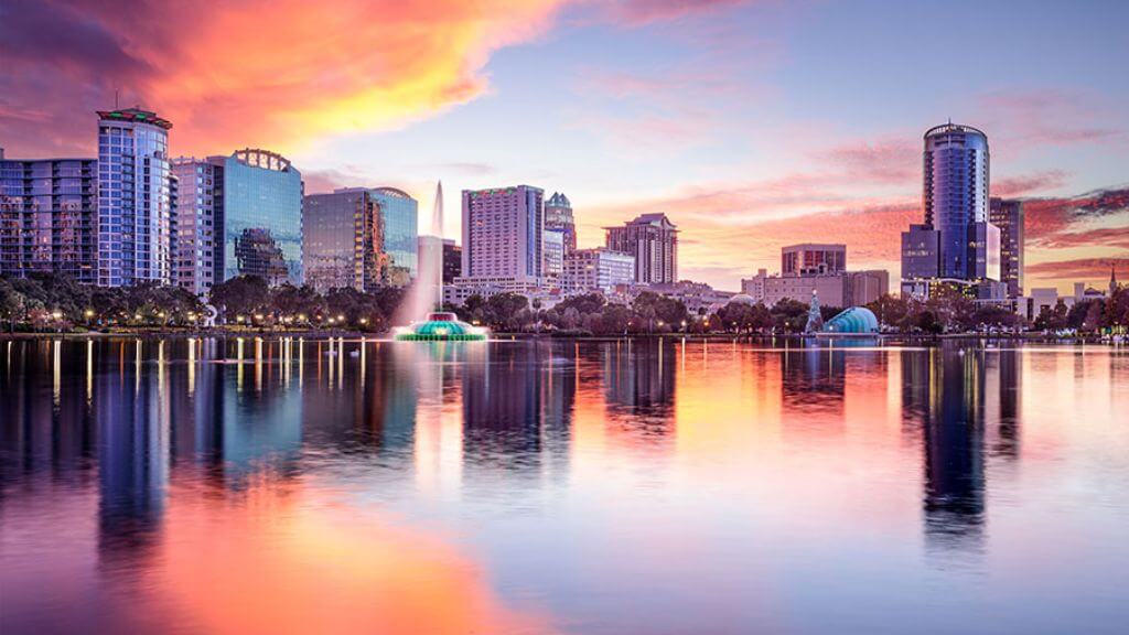 Vẻ đẹp của Lake Eola Park vào hoàng hôn