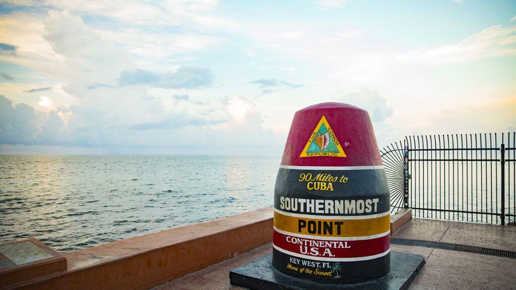 Check in Southernmost Point – cột mốc nổi tiếng đánh dấu điểm cực Nam của lục địa Hoa Kỳ