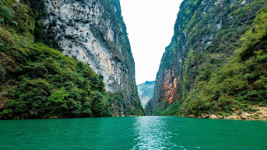 Du thuyền trên sông Nho Quế