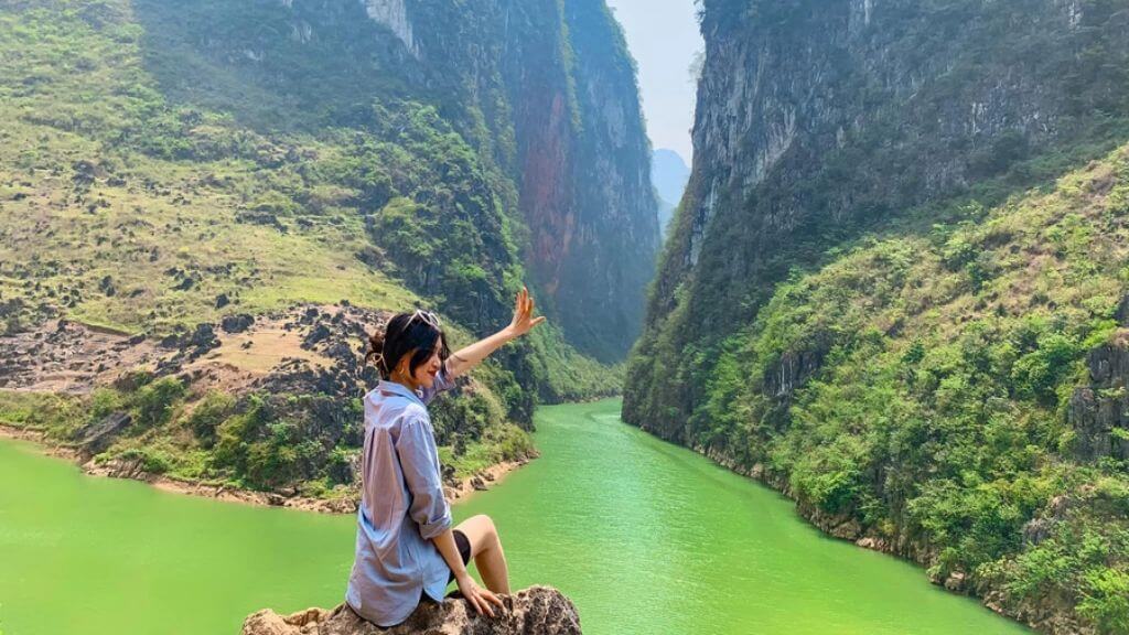 Check in cực đẹp tại hẻm vực Tu Sản