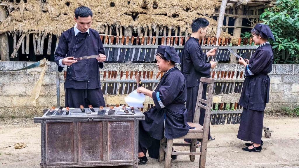 Làng Rèn Phúc Sen với nghề làm dao nổi tiếng tại Quảng Uyên