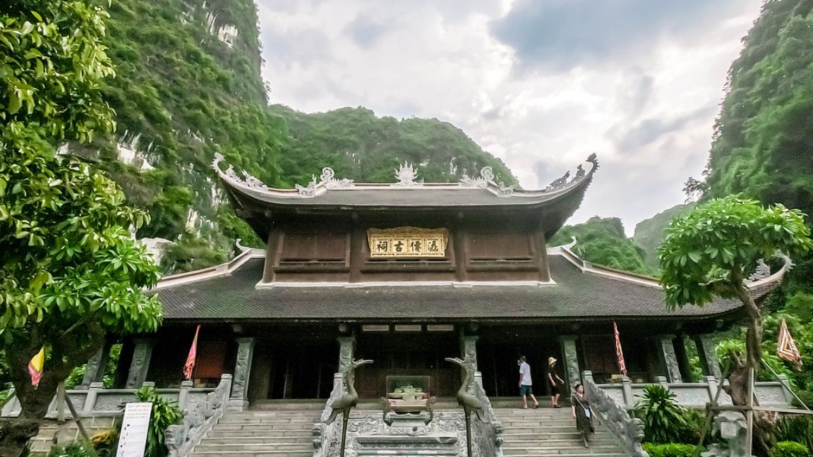 Đền Suối Tiên