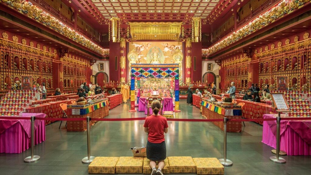 Không gian chiêm bái linh thiêng ở Chùa Răng Phật