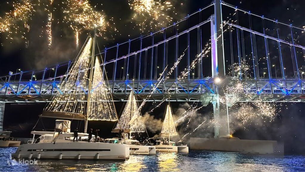 Quý khách có thể tham gia trải nghiệm “Busan Night Yacht Tour” với du thuyền sang trọng