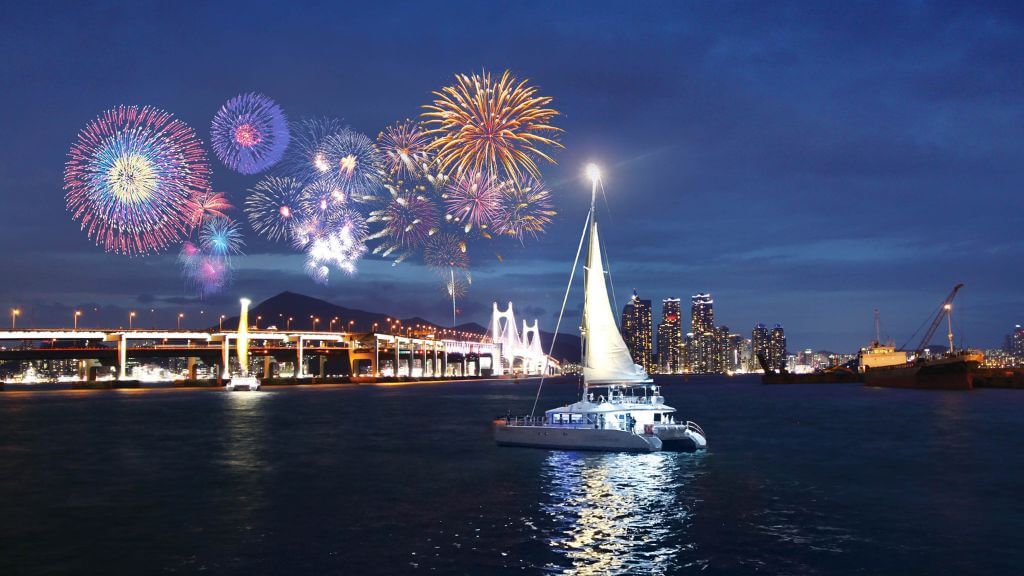 Tận hưởng khoảnh khắc lung linh khi thành phố biển Busan