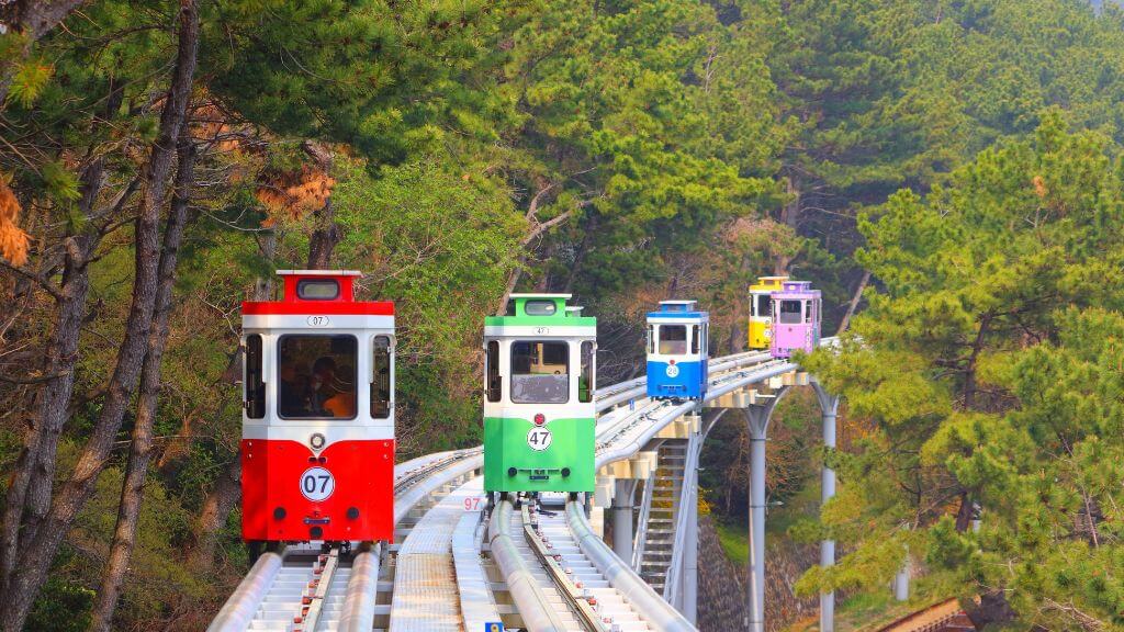 Trải nghiệm đi tàu điện ven biển Haeundae