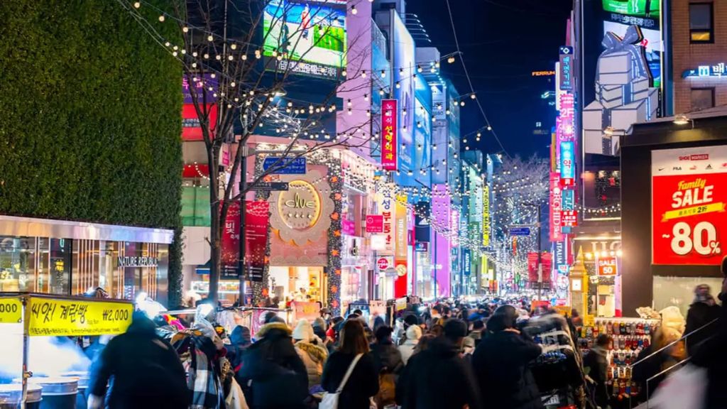 Khám Phá Khu Chợ Myeongdong Hàn Quốc Sầm Uất