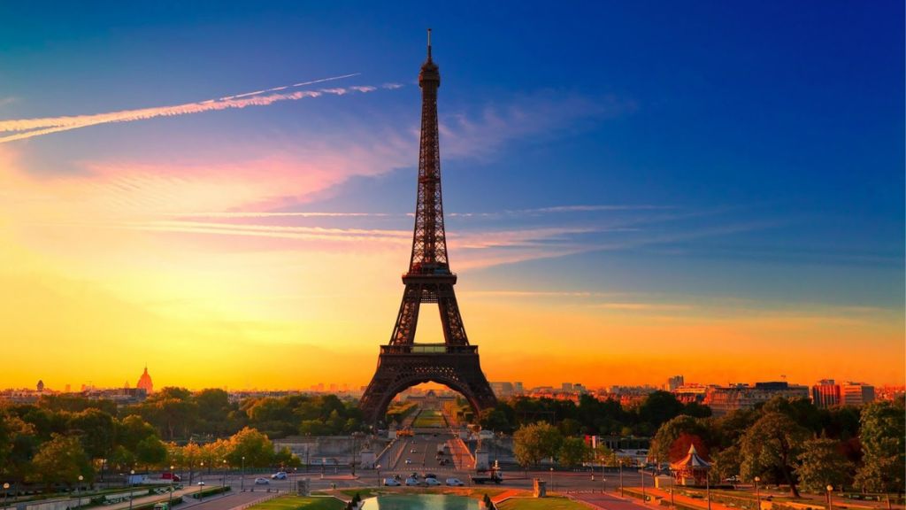 Tháp Eiffel - niềm tự hào của người Pháp