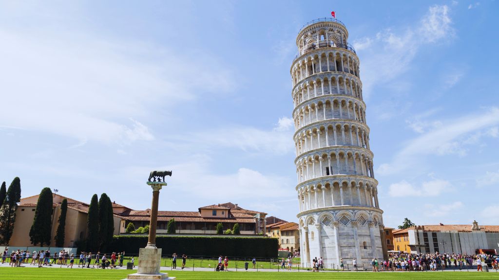 Tháp nghiêng Pisa với thiết kế ấn tượng