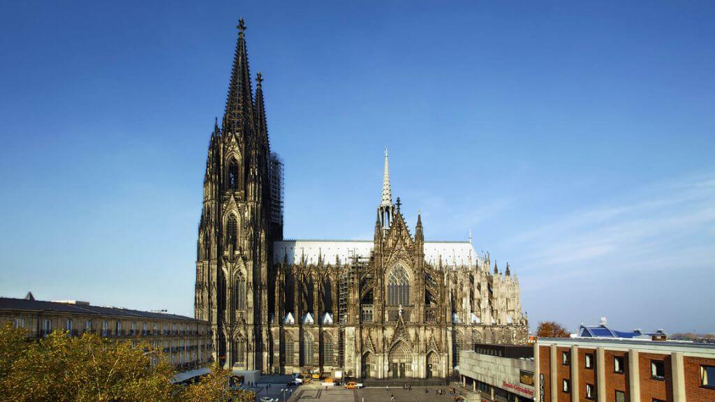 Nhà thờ Cologne – kiệt tác kiến trúc Gothic đồ sộ