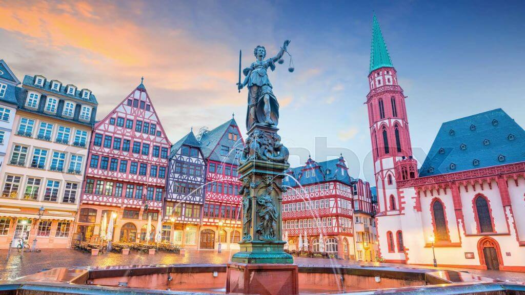 Quảng trường Römerberg Römerberg – trái tim lịch sử của Frankfurt
