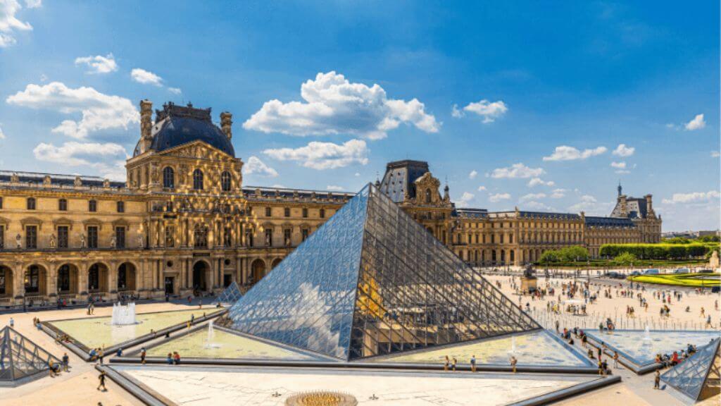 Bảo tàng Louvre – Bảo tàng nghệ thuật nổi tiếng thế giới với bộ sưu tập vô giá