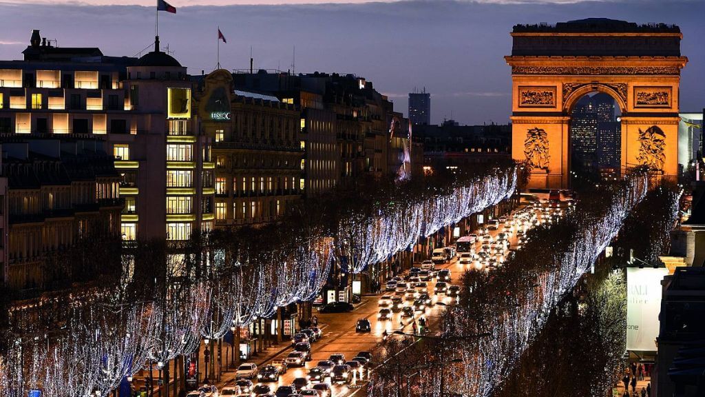 Đại lộ Champs Élysées – Một trong những đại lộ đẹp và sầm uất bậc nhất thế giới