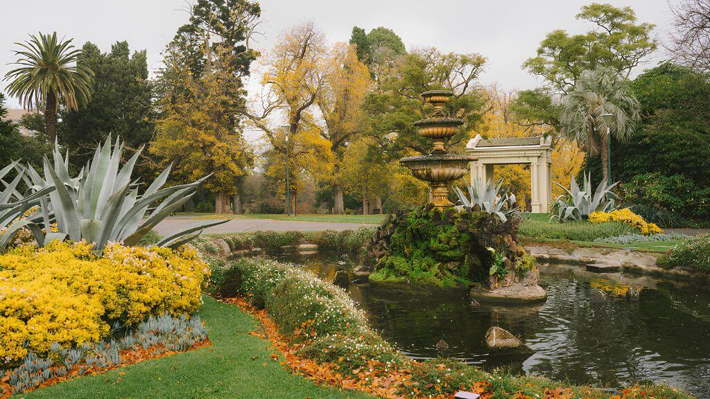 Khám phá Fitzroy Gardens   Trái tim xanh của Melbourne