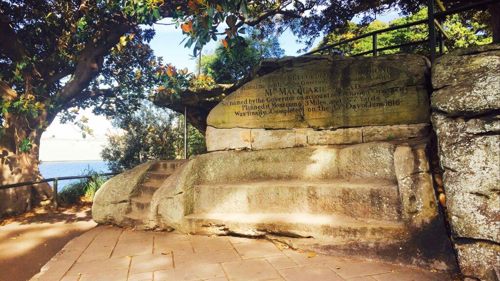 Mrs Macquarie’s Chair – chiếc ghế đá sa thạch được tạo nên dành cho Elizabeth Macquarie