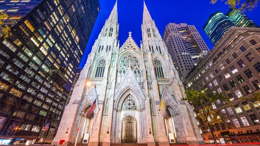 St Patrick’s Cathedral – công trình tôn giáo nổi bật với kiến trúc Gothic Revival