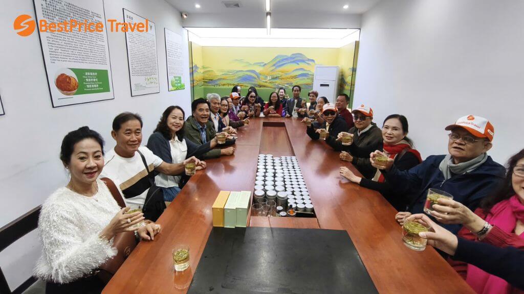 Tìm hiểu văn hóa trà tại xưởng trà Long Tĩnh