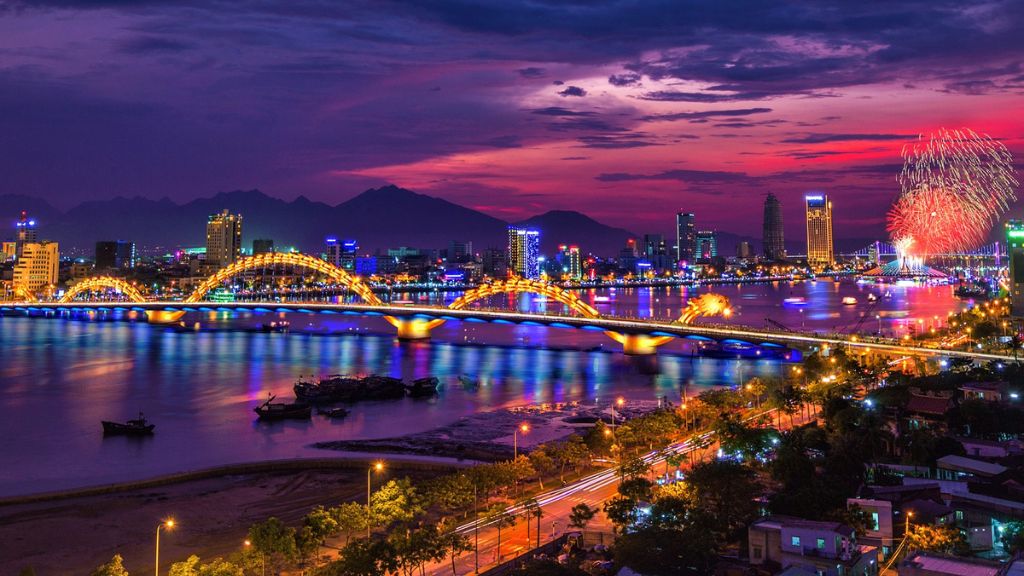 Khám phá thành phố Đà Nẵng lung linh về đêm