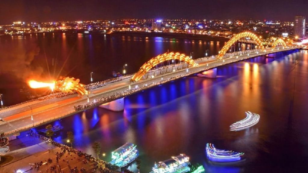 Cầu Rồng Đà Nẵng rực rỡ về đêm