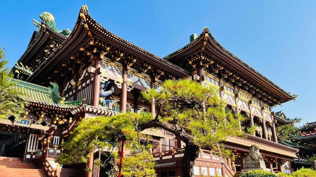 Chiêm bái tại chùa Minh Thành nổi tiếng