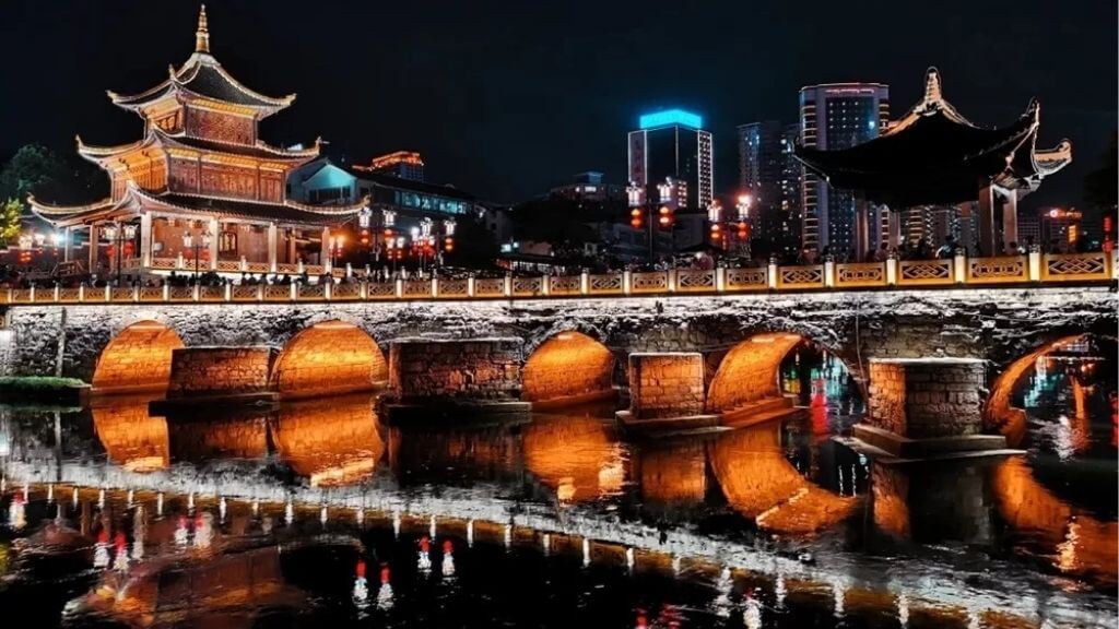 Kiến trúc hơn 400 năm tuổi tại Giáp Tú Lâu
