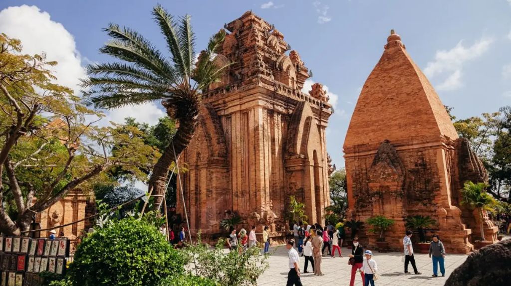 Quý khách check in tại Tháp bà Ponagar