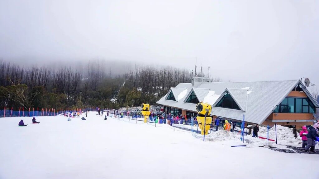 Khám phá khu trượt tuyết rộng lớn Lake Mountain Ski Resort
