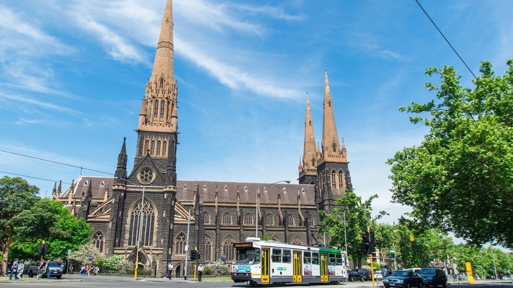 Kiến trúc Gothic đặc trưng của Nhà thờ St  Patrick