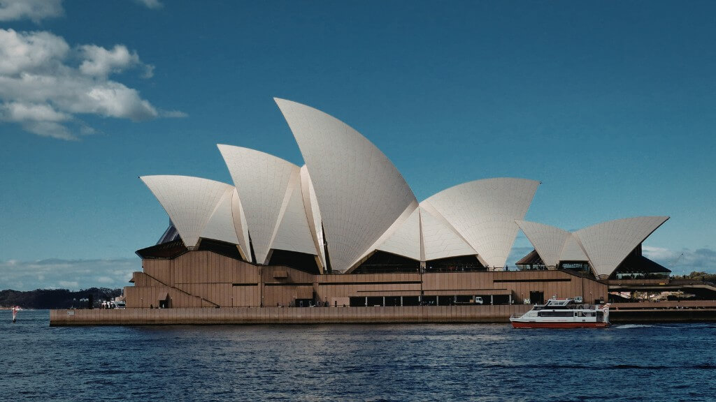 Nhà hát Con Sò (Sydney Opera House) biểu tượng kiến trúc nổi tiếng của nước Úc