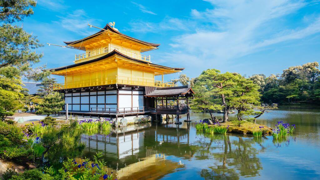 Chùa Vàng – Kinkakuji là điểm đến hút khách