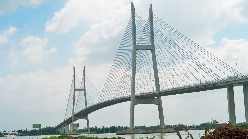 Ngắm nhìn cầu Mỹ Thuận