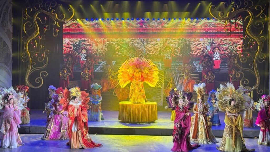 Thưởng thức show Sắc Màu Phương Đông